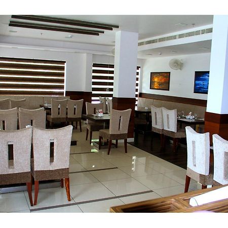 Hotel Aswathy Kodungallūr Kültér fotó