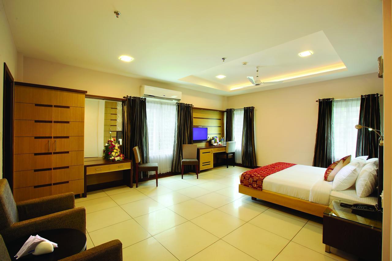 Hotel Aswathy Kodungallūr Kültér fotó