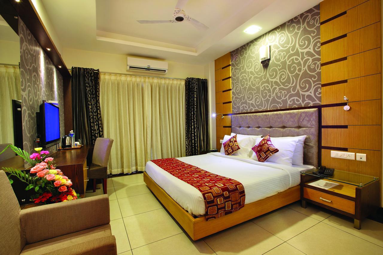 Hotel Aswathy Kodungallūr Kültér fotó