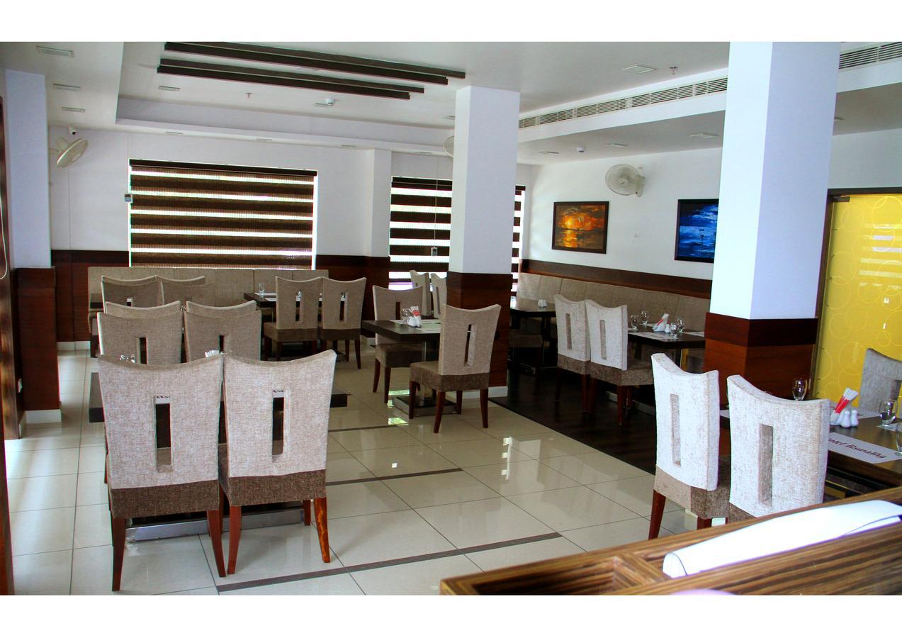Hotel Aswathy Kodungallūr Kültér fotó